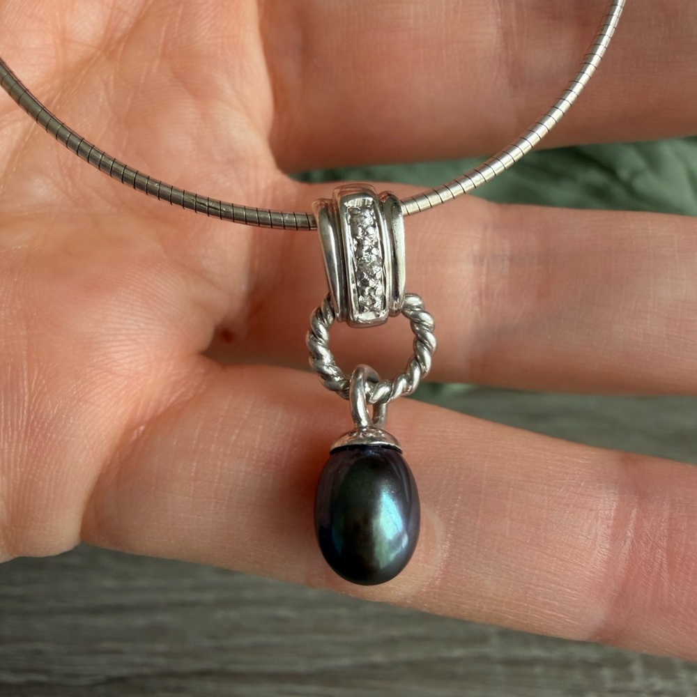 Silver And Pearl Pendant Necklace